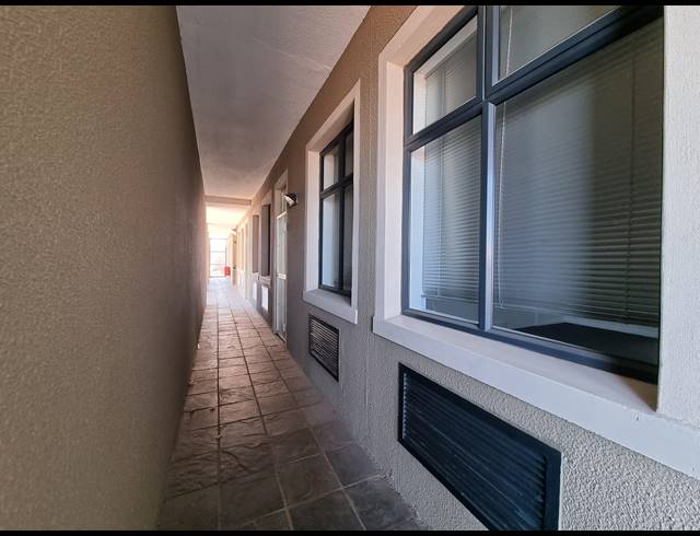 54M² OFFICE TO LET IN CENTURY CITY